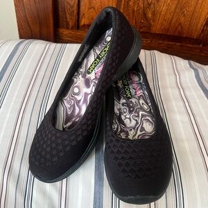 Skechers Black Air Cooled Memory Foam Women’s 7 Slip On Shoes, good condition